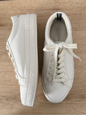 Nautica Women's Cream/White Low-Top Lace-Up Sneakers